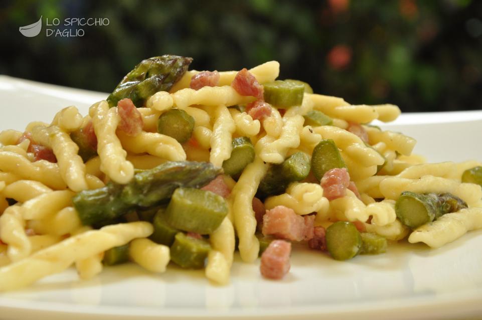 pasta asparagi e guanciale