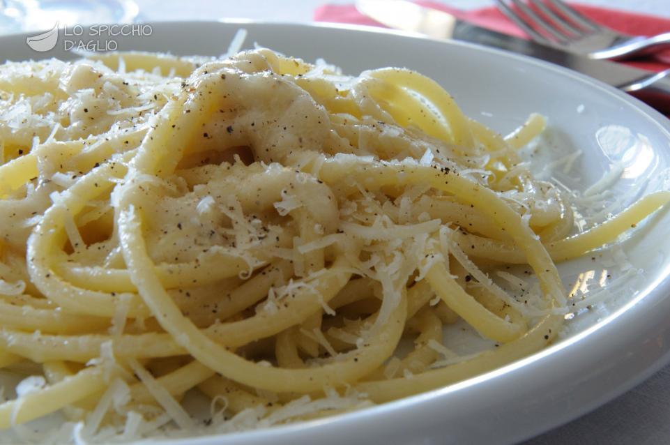 Pasta cacio e pepe