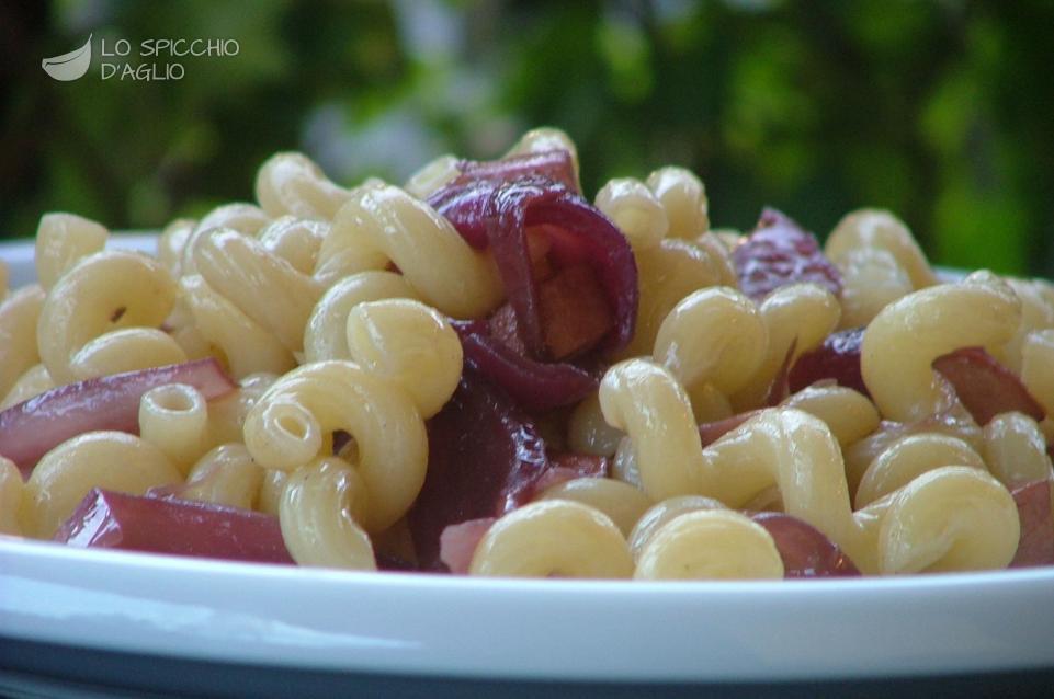 Pasta wurstel e cipolle