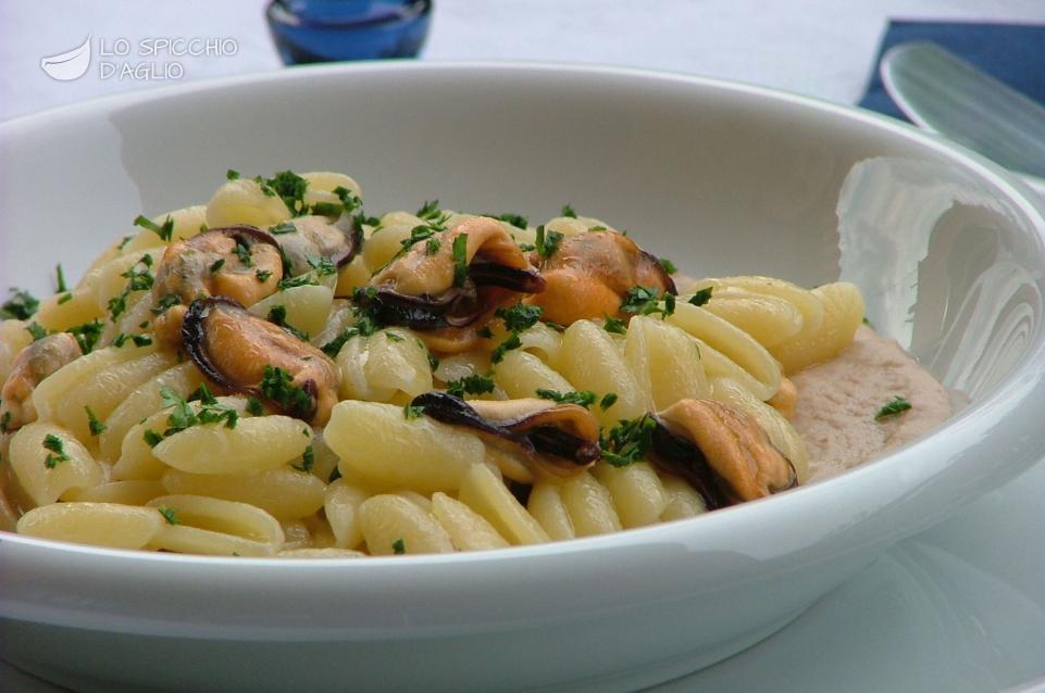 Pasta cozze e crema di fagioli