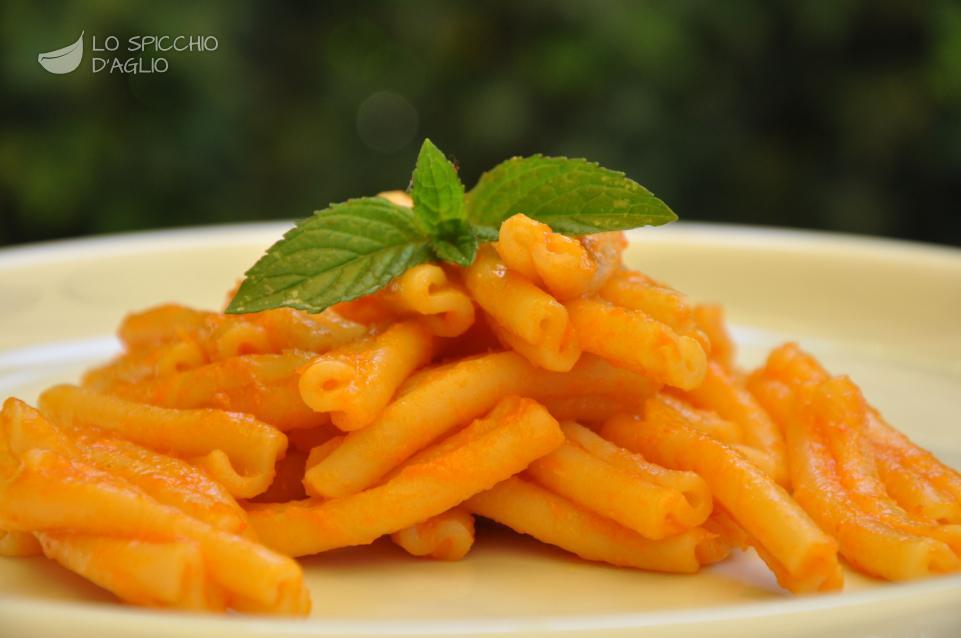 Pasta alla crema di peperoni in agrodolce