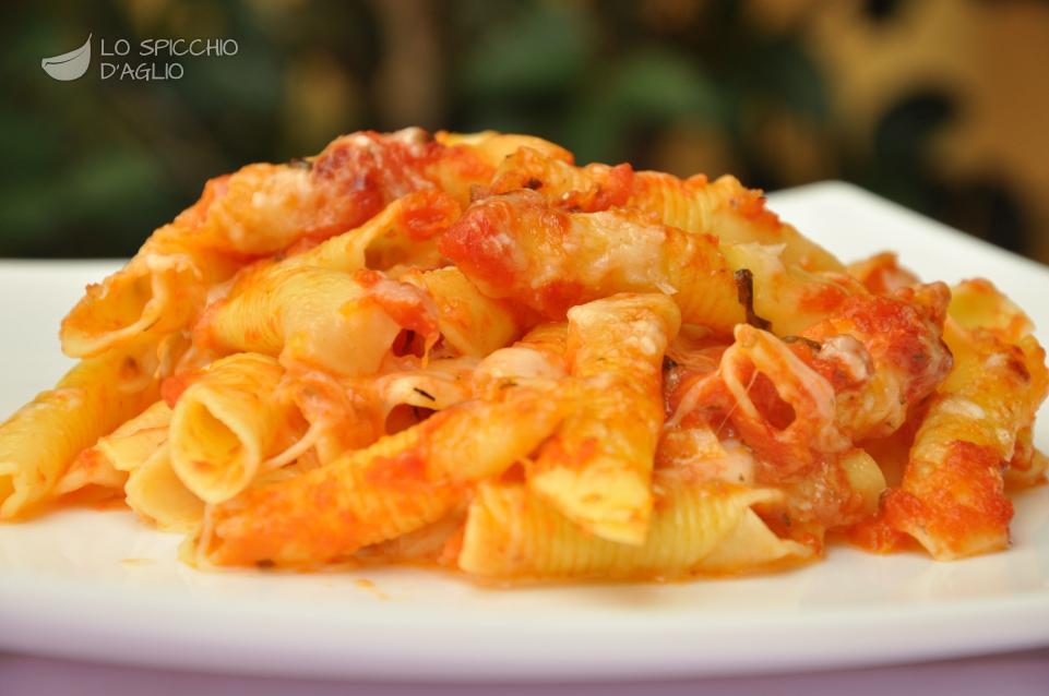 Pasta al forno pomodoro e mozzarella