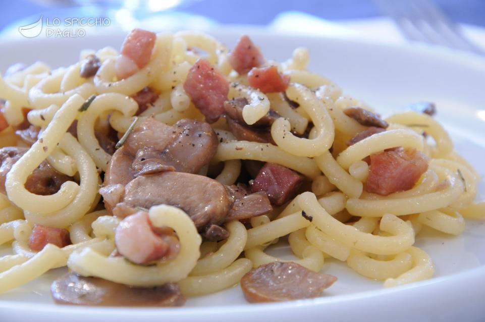 Pasta funghi e pancetta