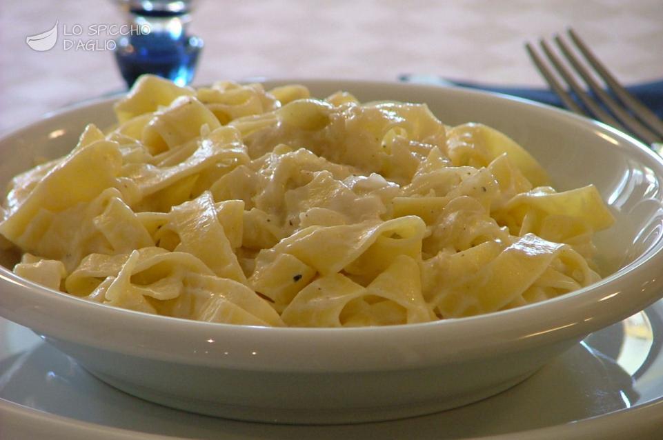 Pasta ricotta e cipollotti