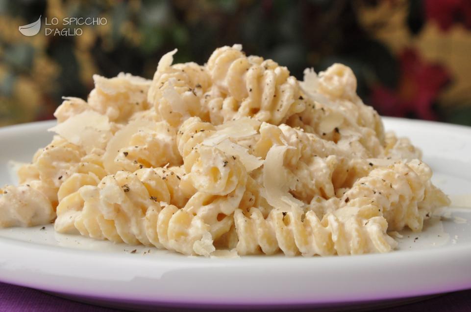 Pasta ricotta e noci Pasta ricotta e noci