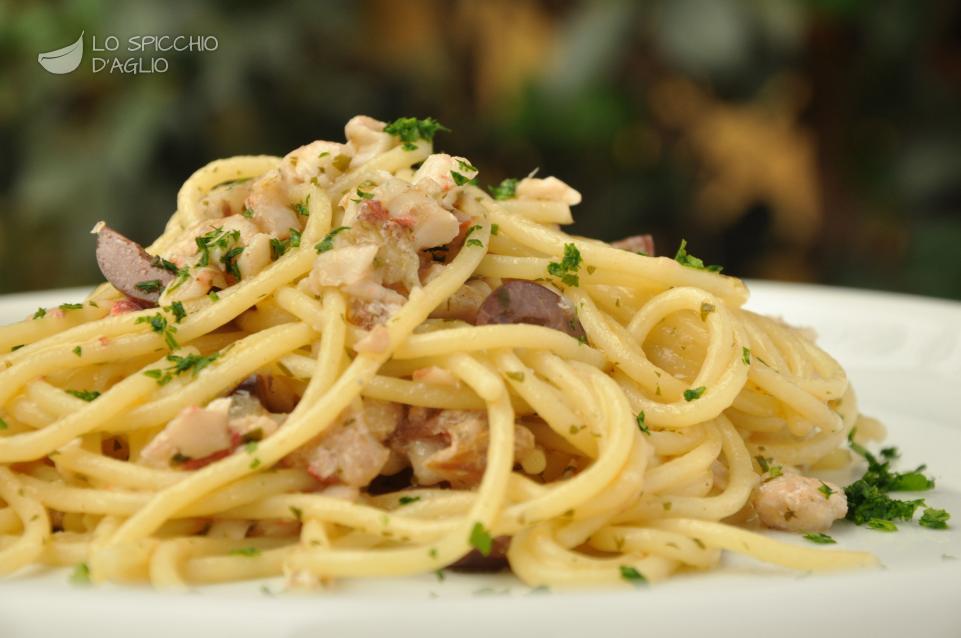 Pasta triglie e olive nere