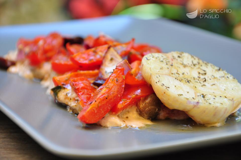 Pesce spada al forno con pomodori e olive