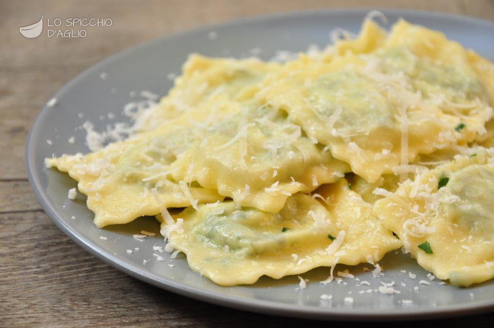 Ravioli di spinaci burro e salvia