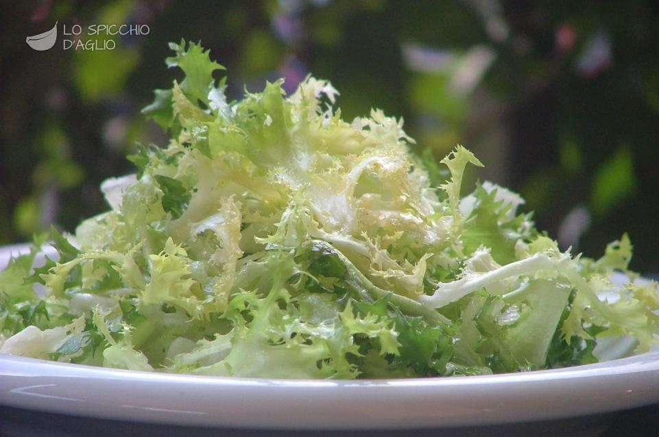 Insalata riccia in agrodolce