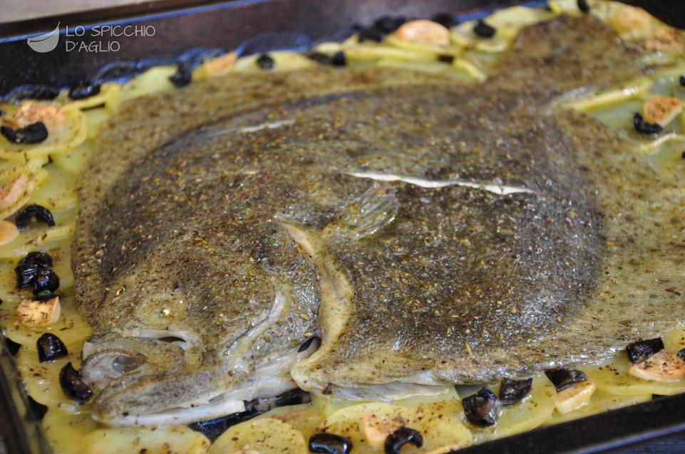 Rombo al forno con patate e olive Rombo al forno con patate e olive
