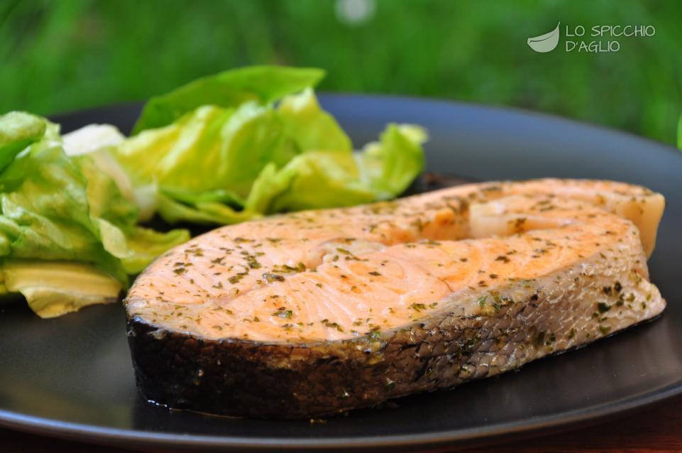 Tranci di salmone al vino