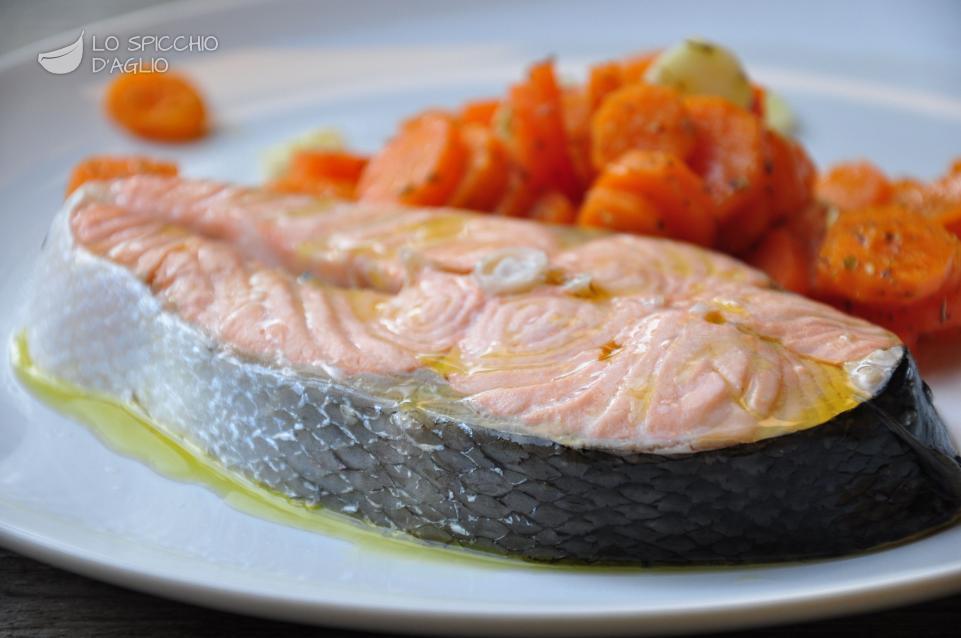 Salmone e carote al vapore