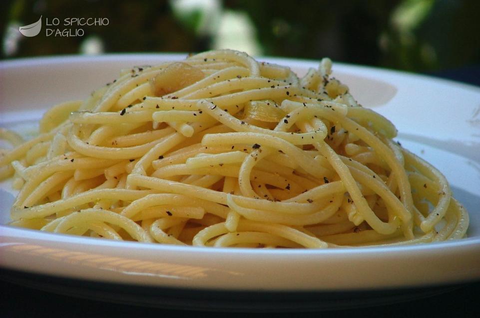 Spaghetti aglio e olio Spaghetti aglio e olio