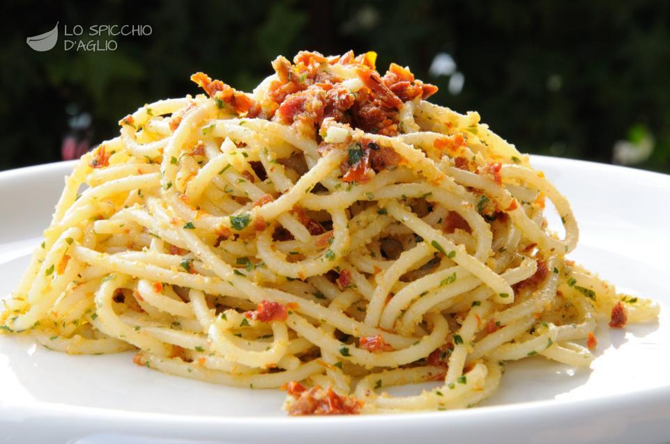 Ricetta spaghetti ai pomodori secchi le ricette dello for Ricette spaghetti