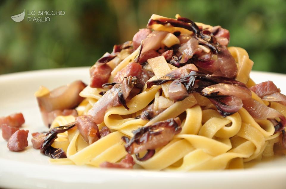 Tagliatelle radicchio e pancetta Tagliatelle radicchio e pancetta