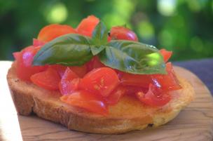 Bruschetta con dadolata di pomodori