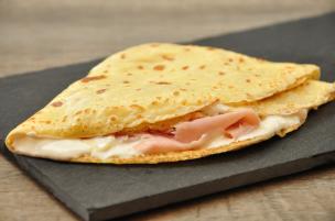 Crepes prosciutto cotto e robiola