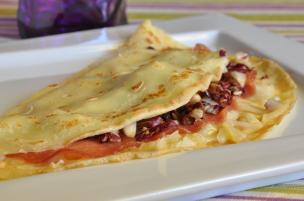 Crepes salame, radicchio e noci