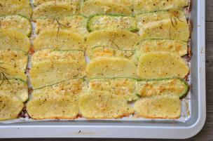 Fettine di patate e zucchine al forno