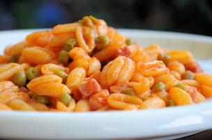 Gnocchetti sardi pancetta e piselli