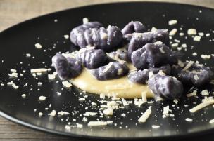 Gnocchi viola con fonduta al Taleggio