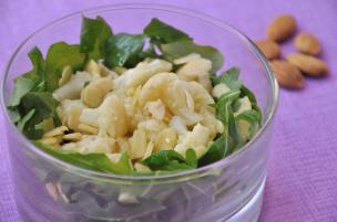 Insalatina di cavolfiori, rucola e mandorle