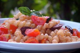 Pasta acciughe e pomodorini