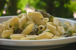 Pasta asparagi e cipollotti