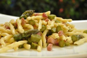 Pasta asparagi e pancetta