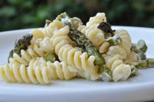 Pasta asparagi e burrata