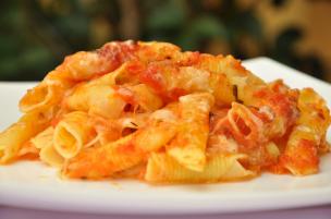 Pasta al forno pomodoro e mozzarella