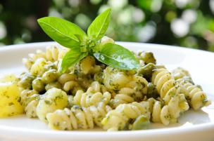 Pasta al pesto e piselli