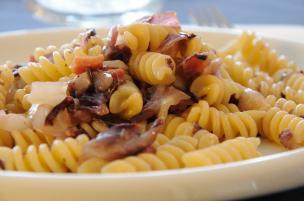 Pasta speck e radicchio