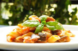 Pasta al sugo di melanzane