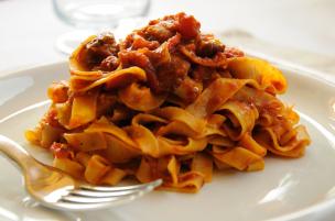 Tagliatelle con sugo di funghi porcini