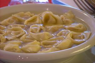 Tortellini in brodo