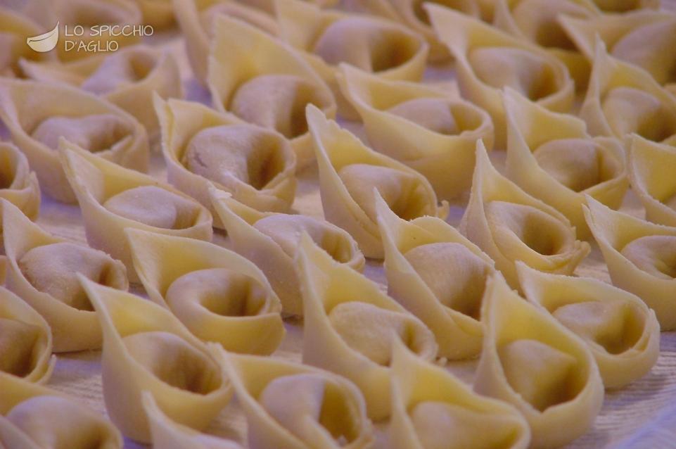 Ricetta - Tortellini - Le ricette dello spicchio d'aglio