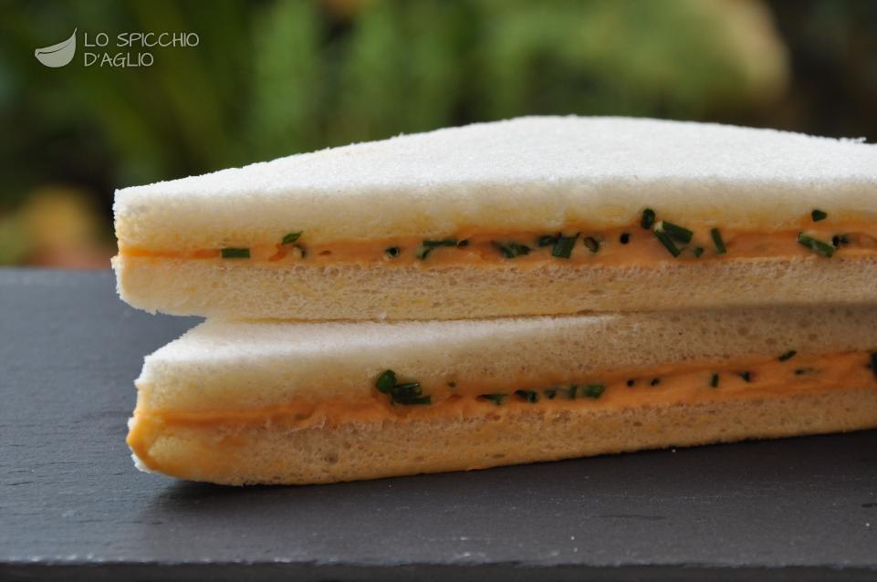 Tramezzini al patè di salmone Tramezzini al patè di salmone