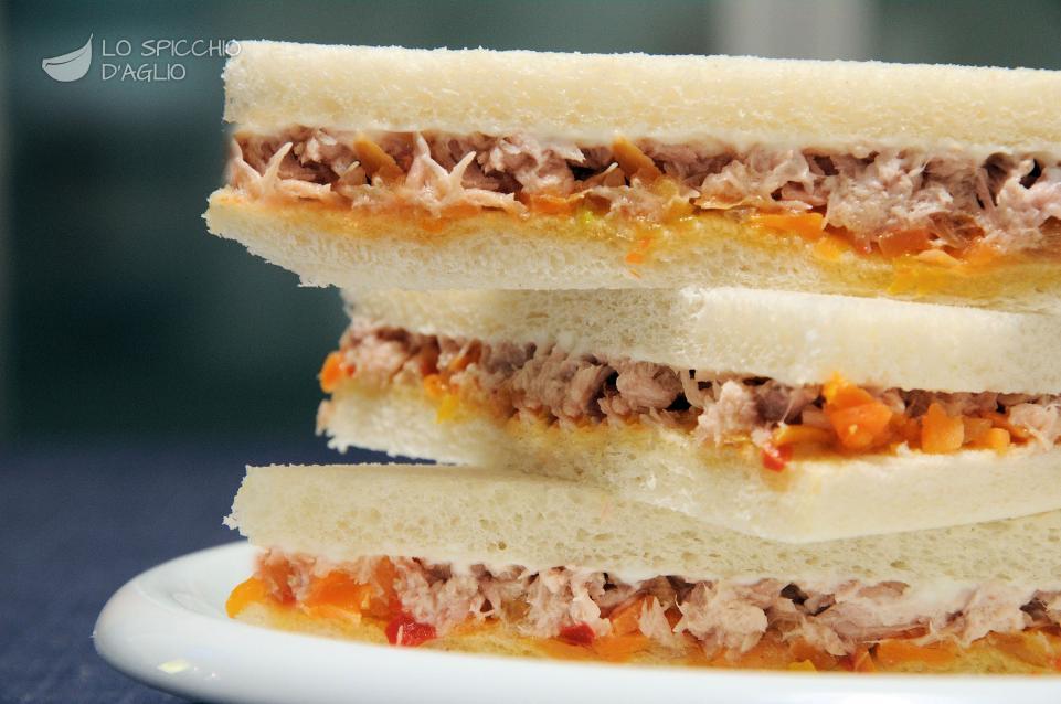 Tramezzini al tonno Tramezzini al tonno