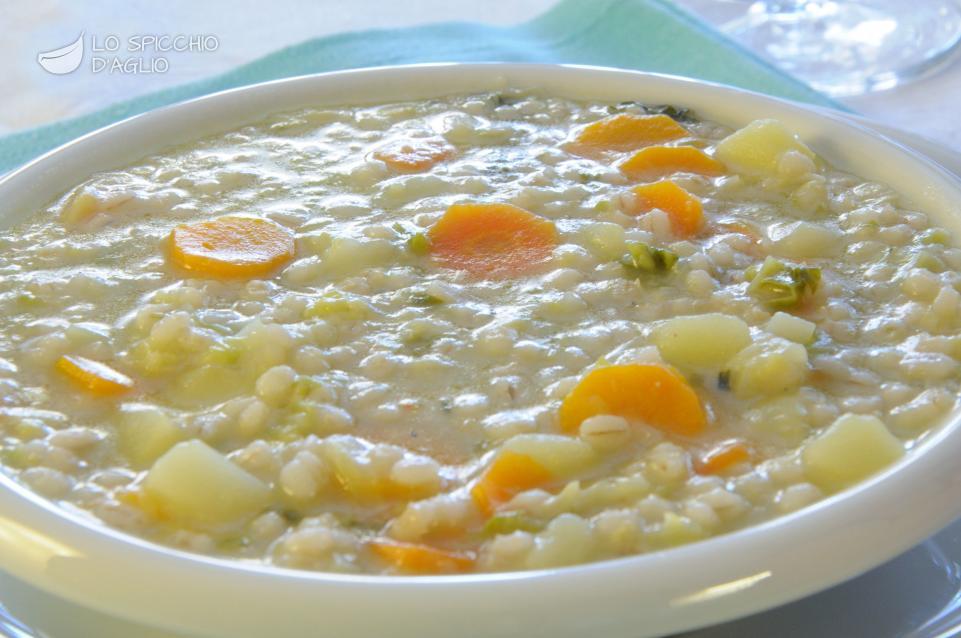 Zuppa d'orzo e verdure