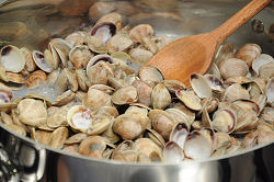 Mescolare le vongole