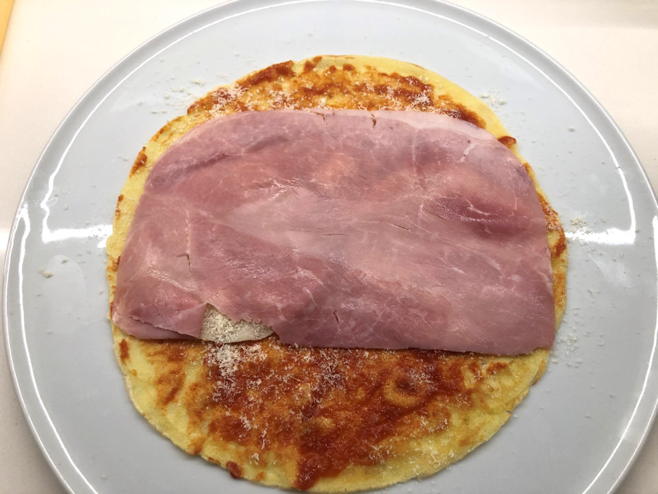 Unire il prosciutto cotto