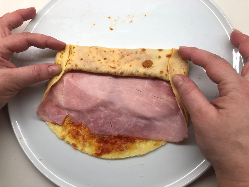 Piegare i bordi della crespella