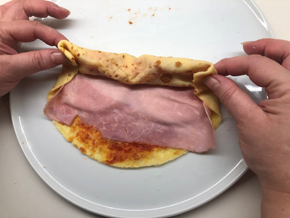 Piegare nuovamente la crespella