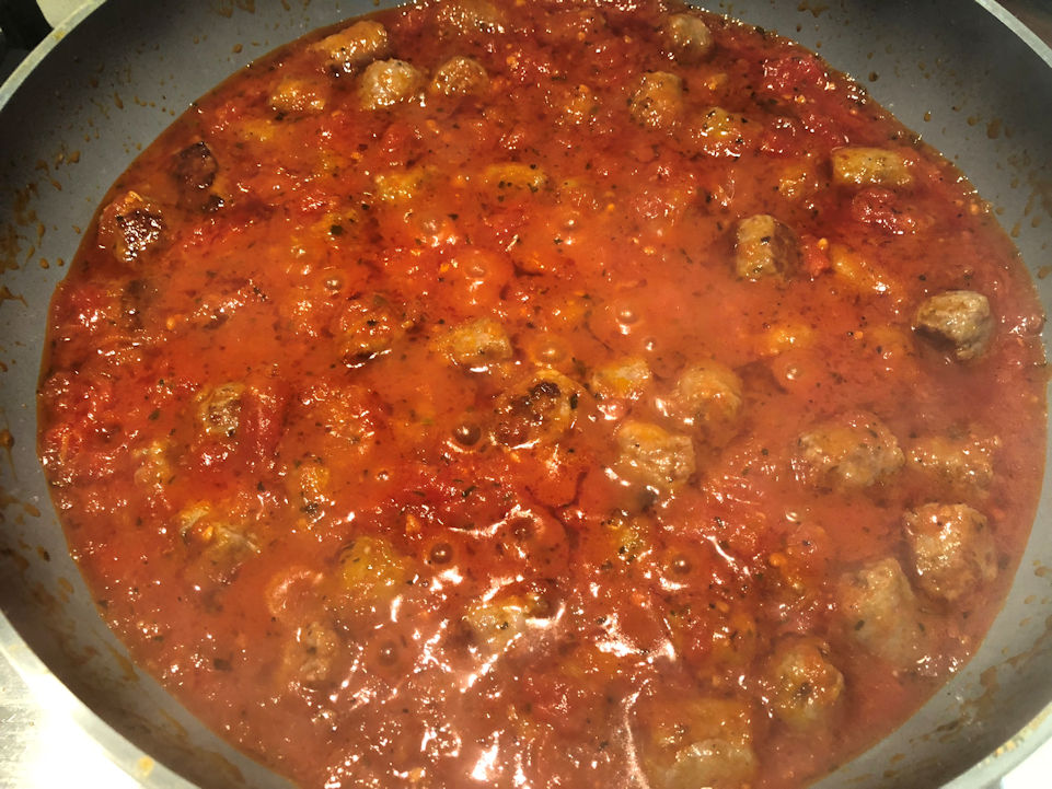 La salsiccia nel sugo